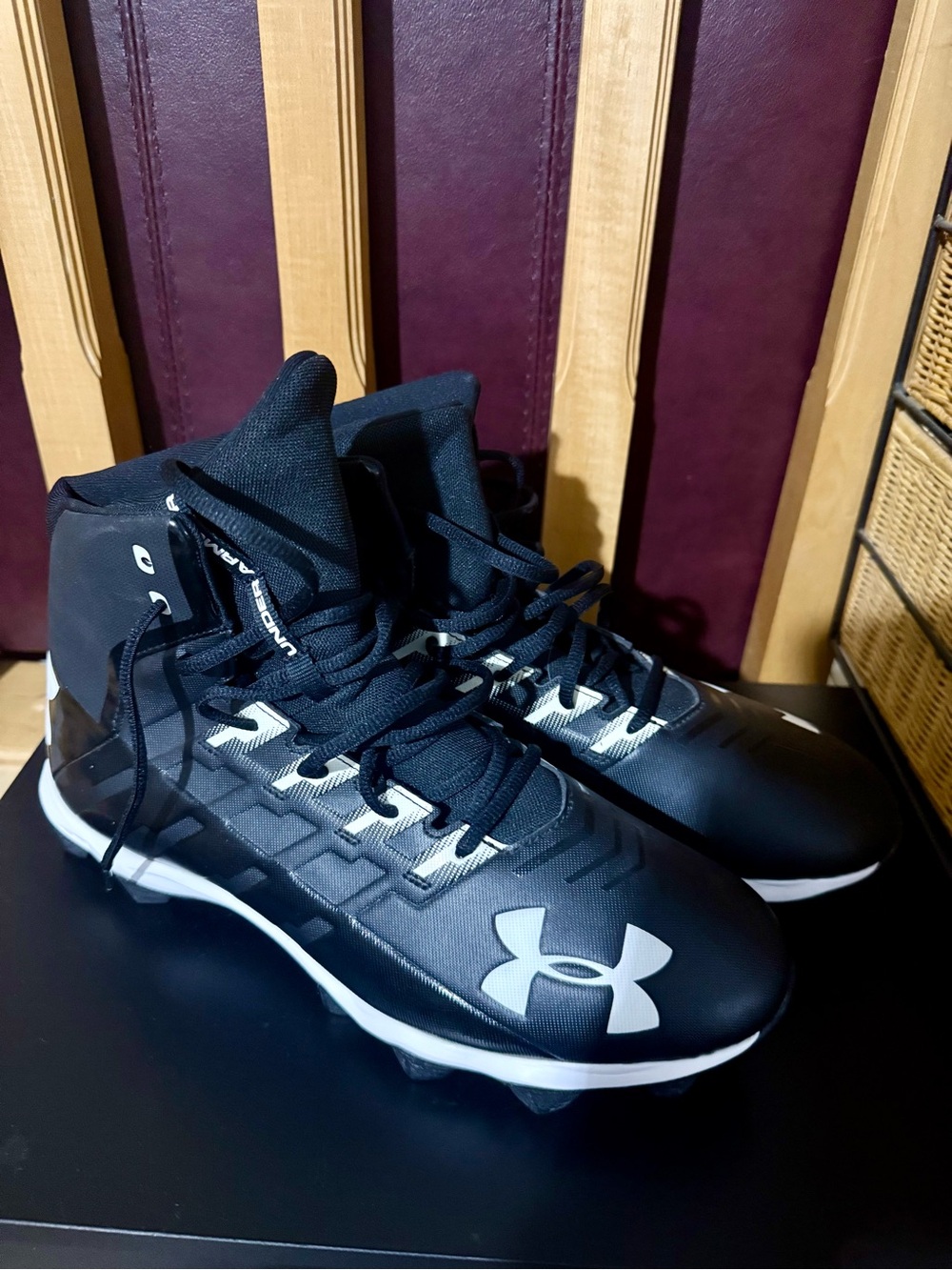 NWOT Under Armour Renegade RM Mid Football Cleats – Black/White (Men’s/Youth)
